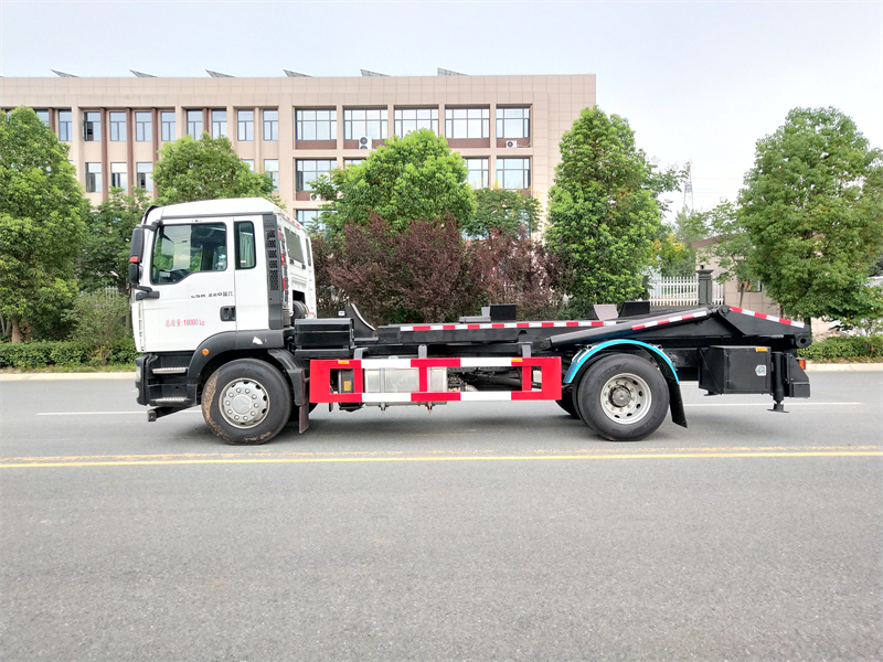 重汽汕德卡背罐車